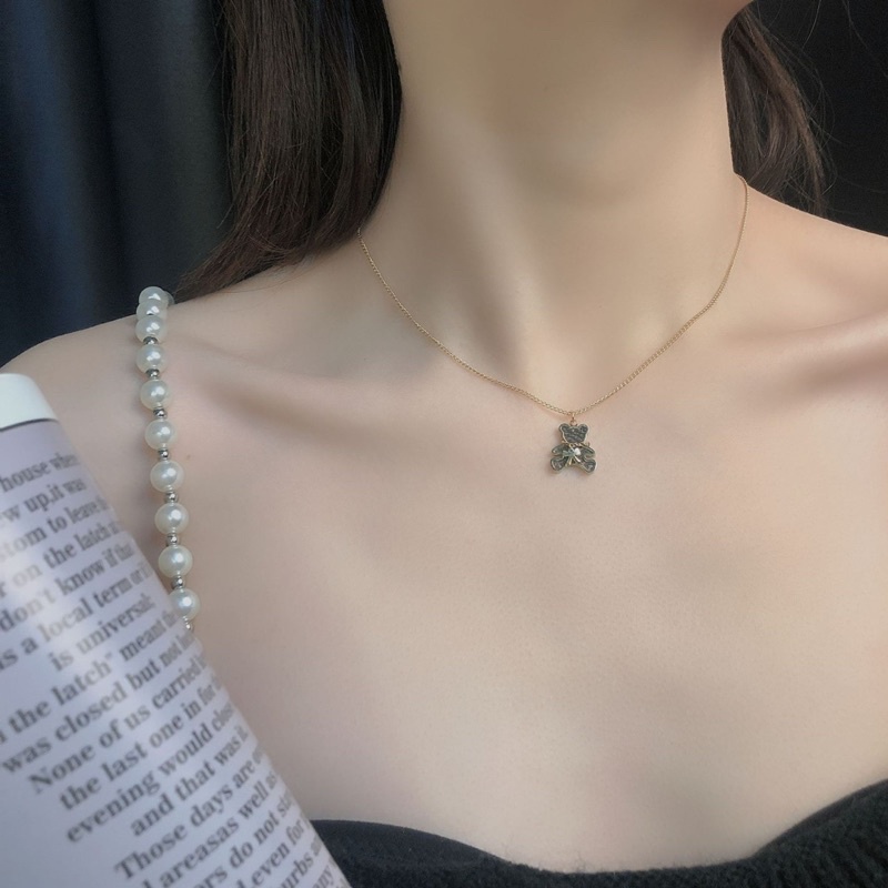 Kalung titanium beruang pita korea style anti karat