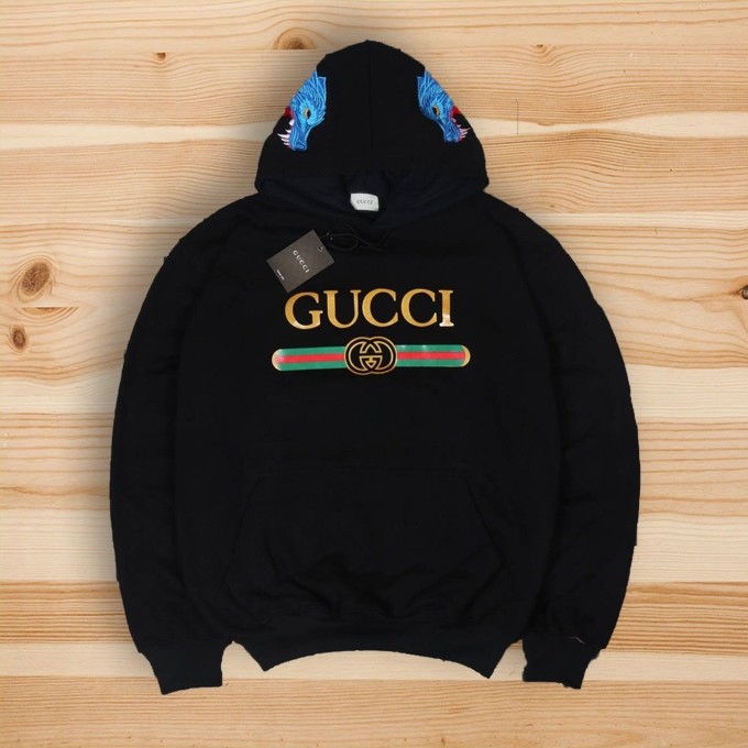 black and white gucci logo