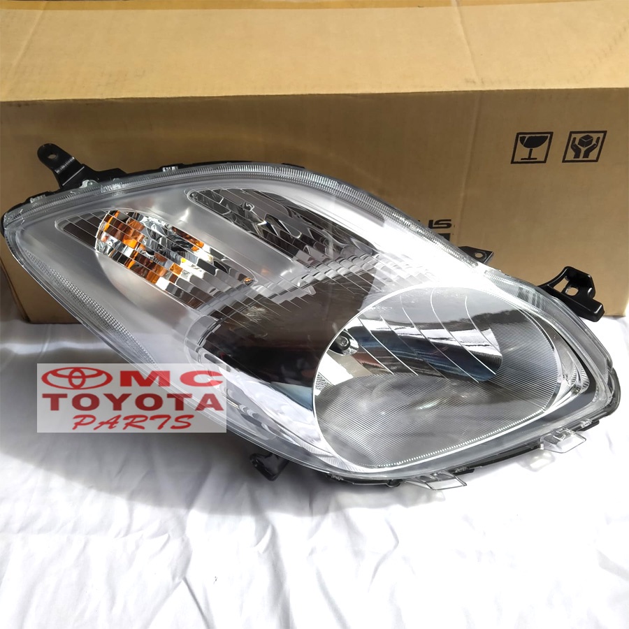 Lampu Depan / Head Lamp Kanan Yaris 81110-0D390