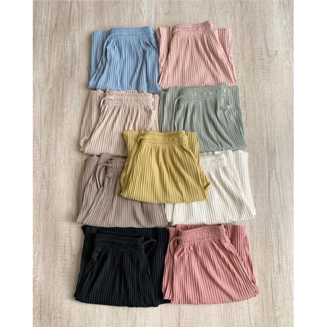 Eazy Plisket Pants by Gonegani