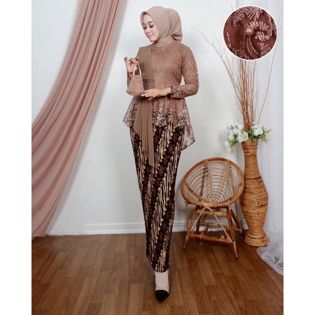 EK-> AURORA SELENDANG - ATASAN KEBAYA - KEBAYA WISUDA - KEBAYA MODERN - KEBAYA SELENDANG - KEBAYA - KEBAYA TERBARU - KEBAYA TERLARIS - KEBAYA MURAH - ATASAN KEBAYA BRUKAT-ATASAN Mocca