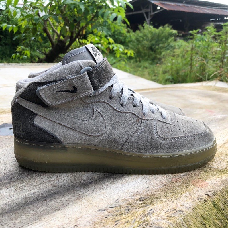 Sepatu Second NIKE AIR FORCE 1 x REIGNING CHAMP MID