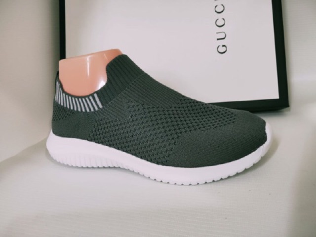 Sepatu Olahraga Wanita 2020 Baru Musim Gugur Berjalan Perjalanan Sol Lembut Lampu Lari Leisure Mesh