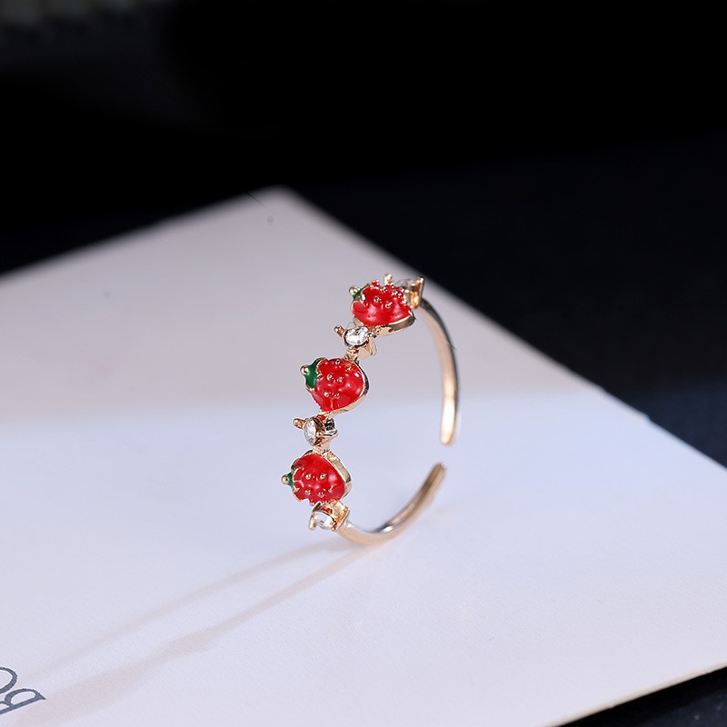 Cincin Model Terbuka Desain Strawberry Hias Berlian Untuk Wanita