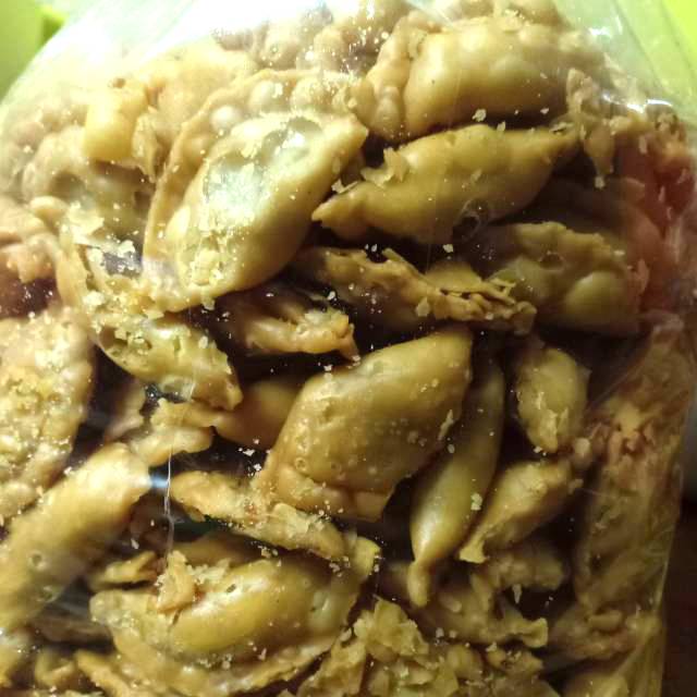 

Pastel kering isi abon / pastel abon