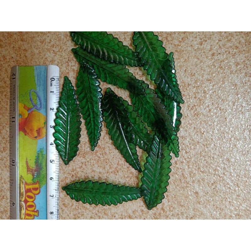 DAUN AKRILIK BAHAN BUNGA