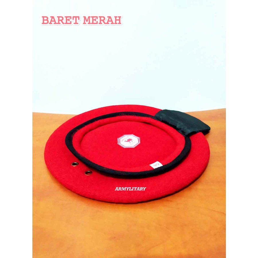 Baret camel merah