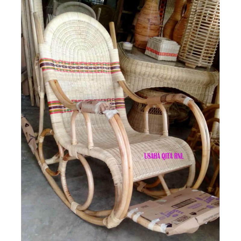 Kursi goyang rotan asli / Kursi santai rotan / Kursi orang tua / Kursi malas / Rotan alam / Terlaris