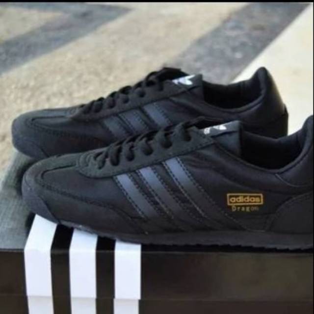 SEPATU SNEAKERS ADIDAS DRAGON FULL BLACK PRIA