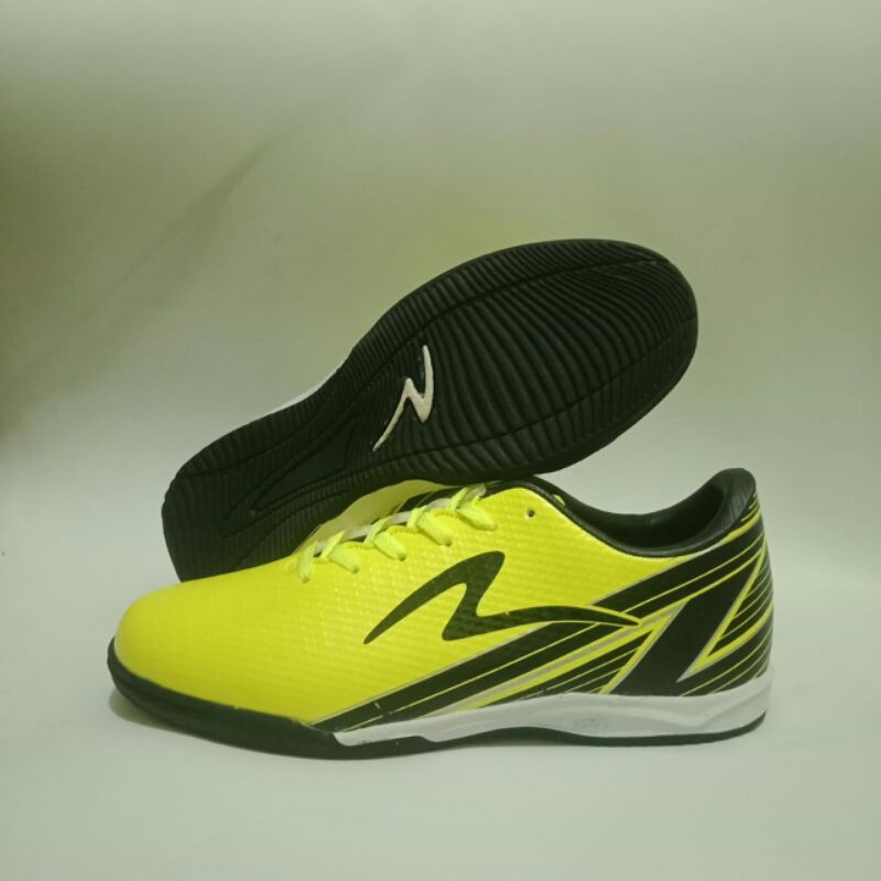 

sepatufutsalspecs