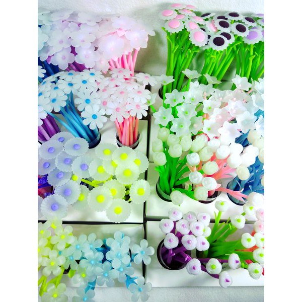 

Jual Bolpen Gel Bunga Surprise Bisa Berubah Warna isi 4 pcs Terbaru