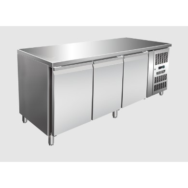 Counter Chiller Modena 3 Pintu CC 3180 Digital Temperatur 465 Liter 350 watt