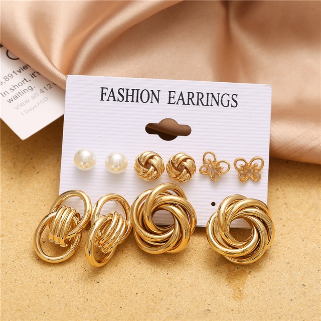 YEEZII Set Anting Stud Hias Liontin Kupu-Kupu Hati Rumbai Mutiara Bahan Resin Gaya Retro Untuk Wanita