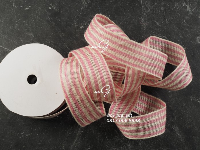 

Pita Goni Garis Warna Merah Muda; Lebar 3.8 cm; Panjang 25 yards