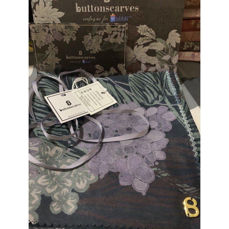 lilac midnight buttonscarves preloved