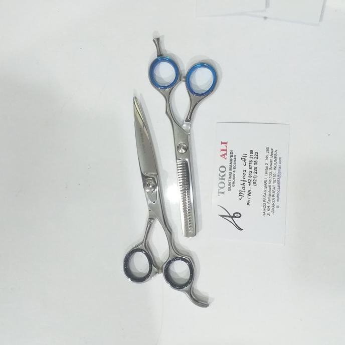 

Gunting Rambut 1 Set Dgn Ukurang Gunting Potong 6Inch Dan Penipis 5.5