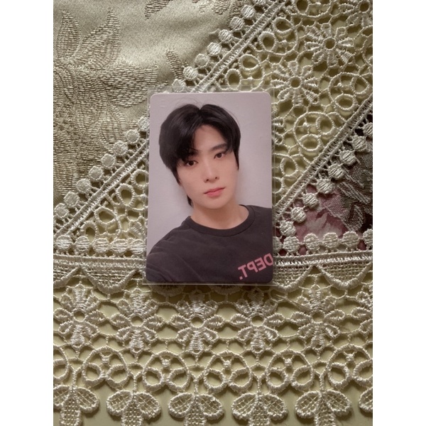 

jaehyun sticker yzy round 1