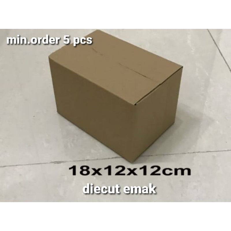 

Kardus / box / uk. 18x12x12 cm / karton packing polos baru ST