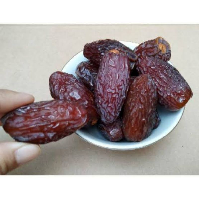 

Kurma Medjool Jumbo Premium kemasan mika 500gr/Kurma Medjool 500gr/Kurma Medjool/oleh oleh haji dan umroh/gratis kardus dan bubble wrap