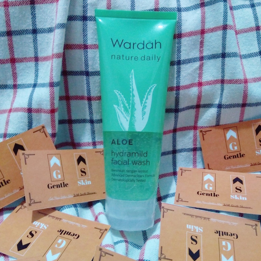 Pembersih Wajah Wardah Untuk Pria Wanita Cocok Semua Kulit Termasuk Kulit Berjerawat Dan Sensitif Shopee Indonesia