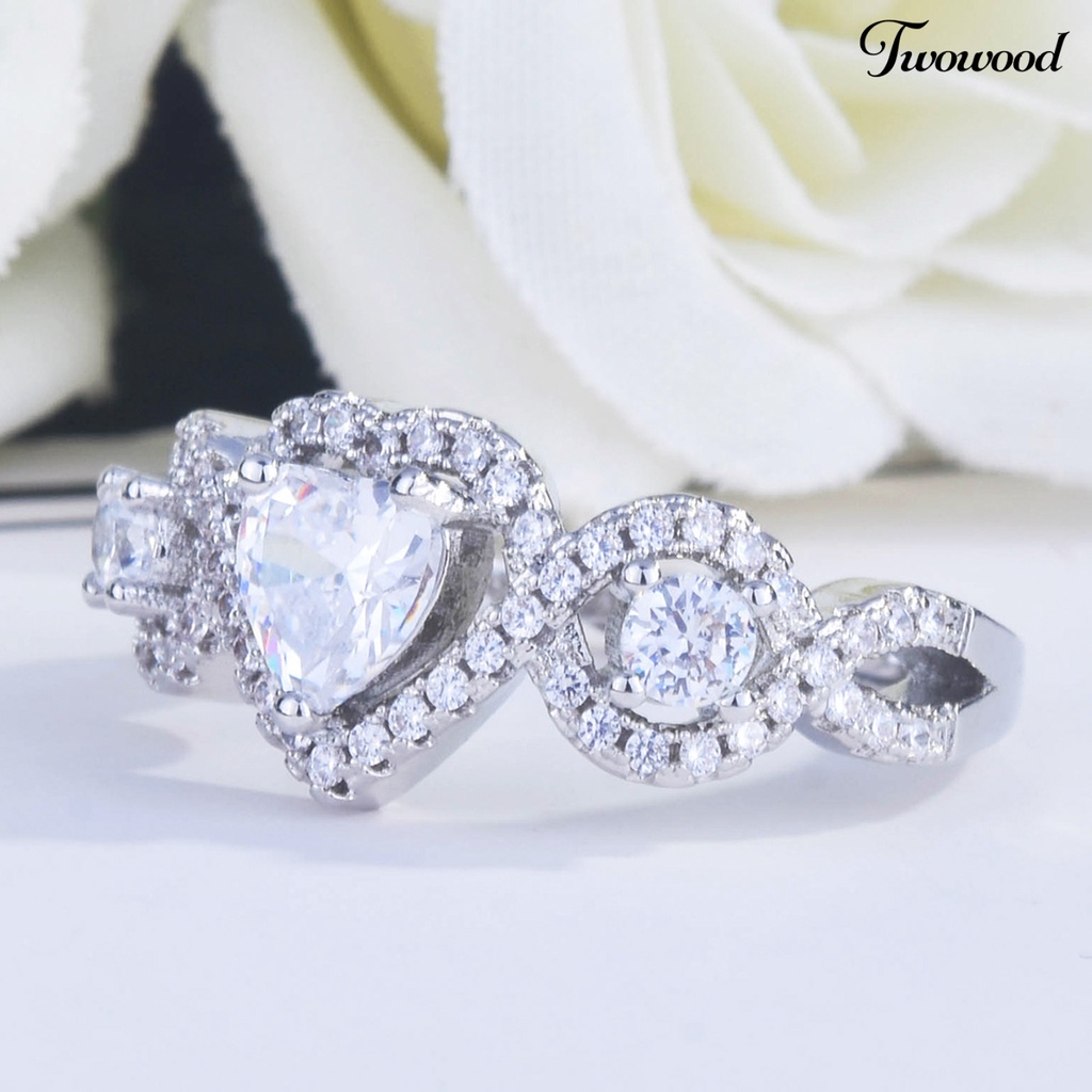 Cincin Berlian Imitasi Model Hollow Bahan Tembaga Untuk Wanita