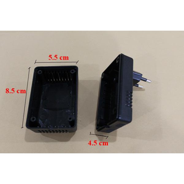 

Box plastik untuk adaptor