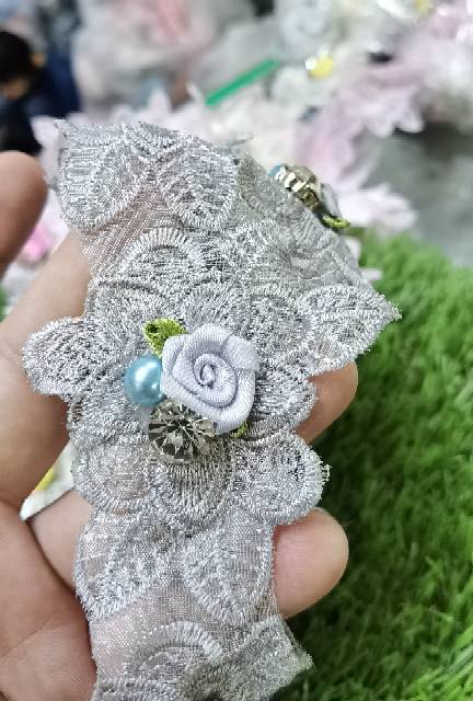 APLIKASI BORDIR BUNGA DENGAN KRISTAL DAN MAWAR PER BUNGA
