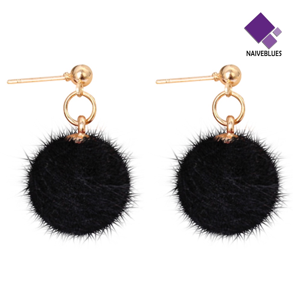 Anting Wanita Dengan Liontin Pom Pom Untuk Musim Dingin