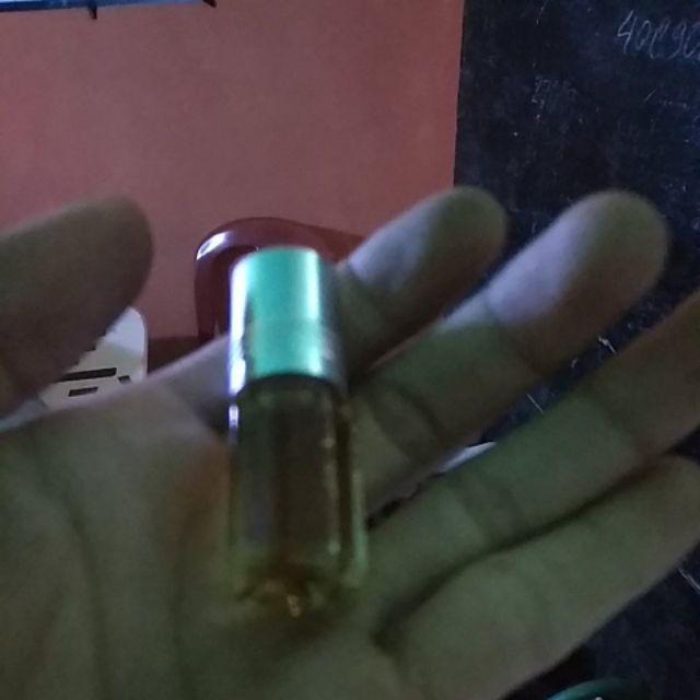 Minyak Gaharu Tiga Ml ( Perfume Oil )