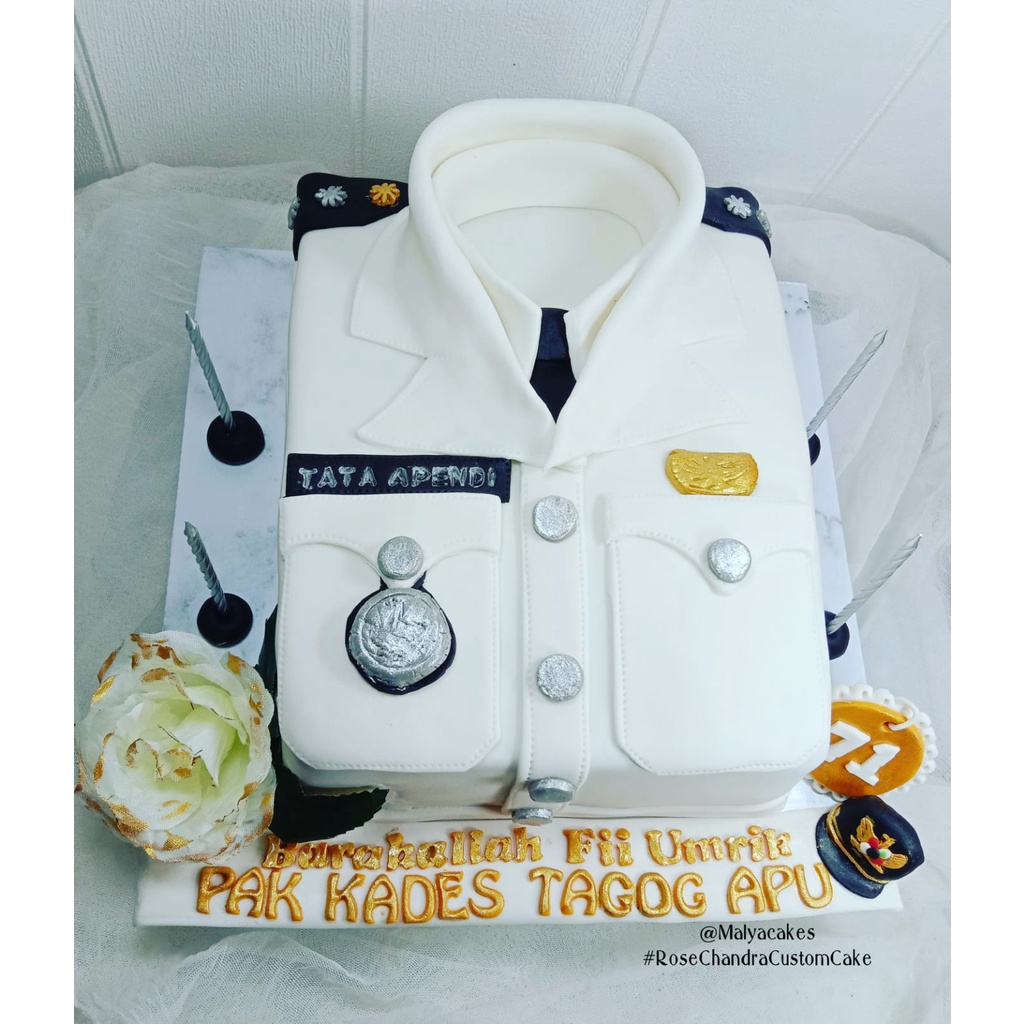 

Custom Cake Seragam 24x20cm