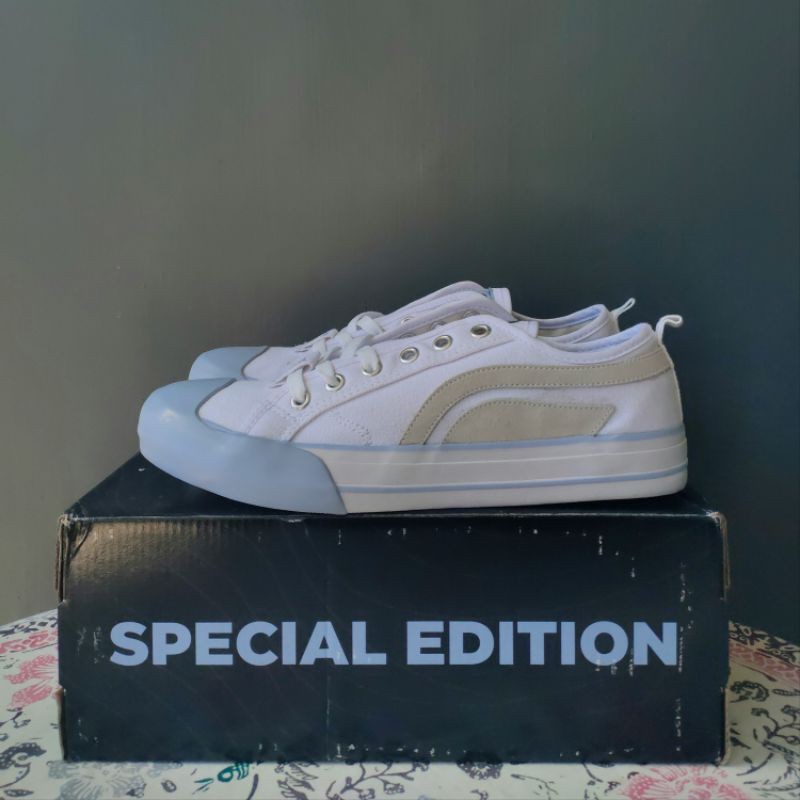 SEPATU GOZEAL X MR.GETZKE SZ. 42 [BNIB]