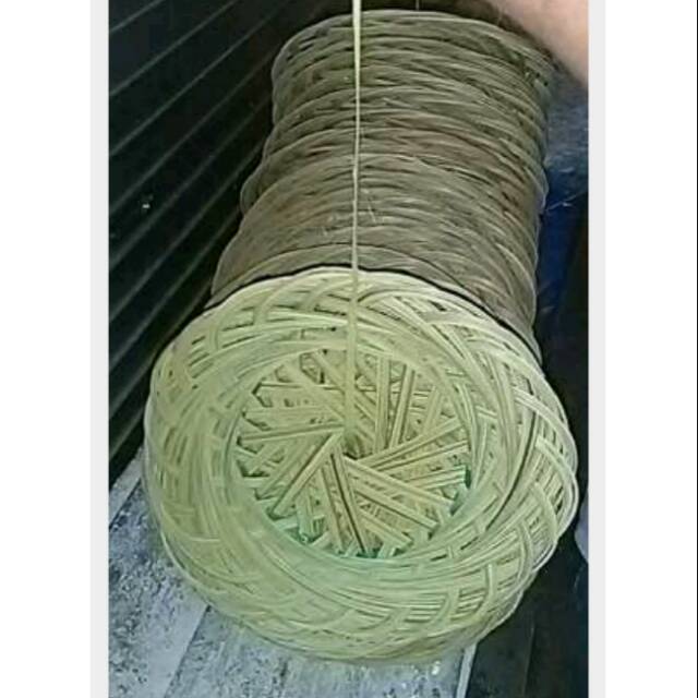 Piring anyam bambu