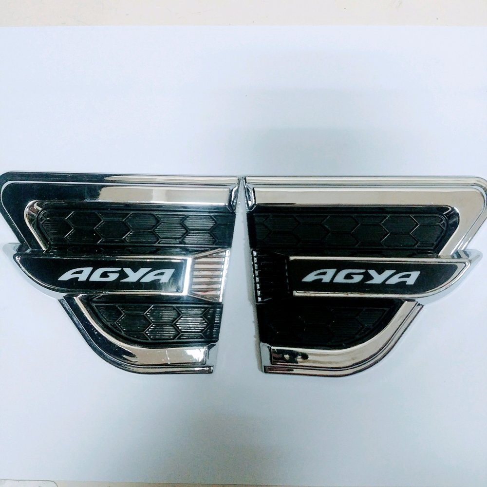 side ventilator emblem samping air flow samping logo toyota agya / WIGO