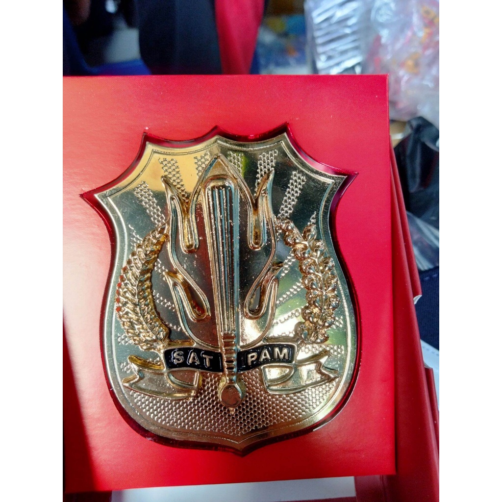 

kewenangan satpam / lencana satpam baru / pin satpam kuning