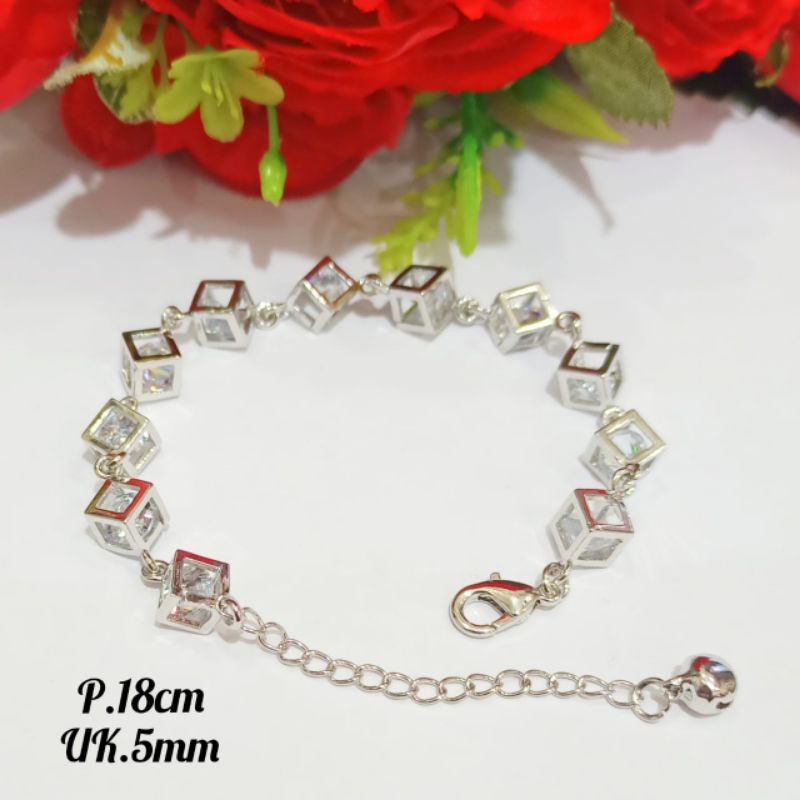 Gelang Rubik Kristal super Elegan Perhiasan Anti Karat Gold &amp; Silver