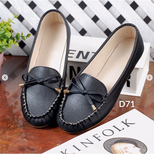 Sepatu flat D71