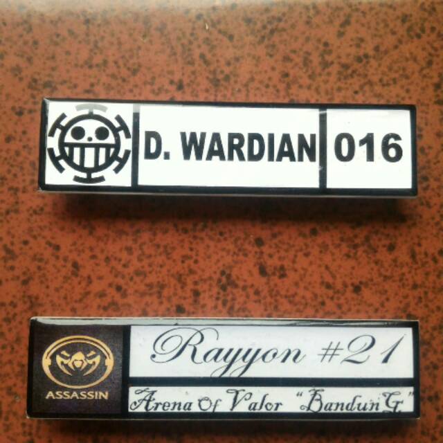 

Papan nama nametage