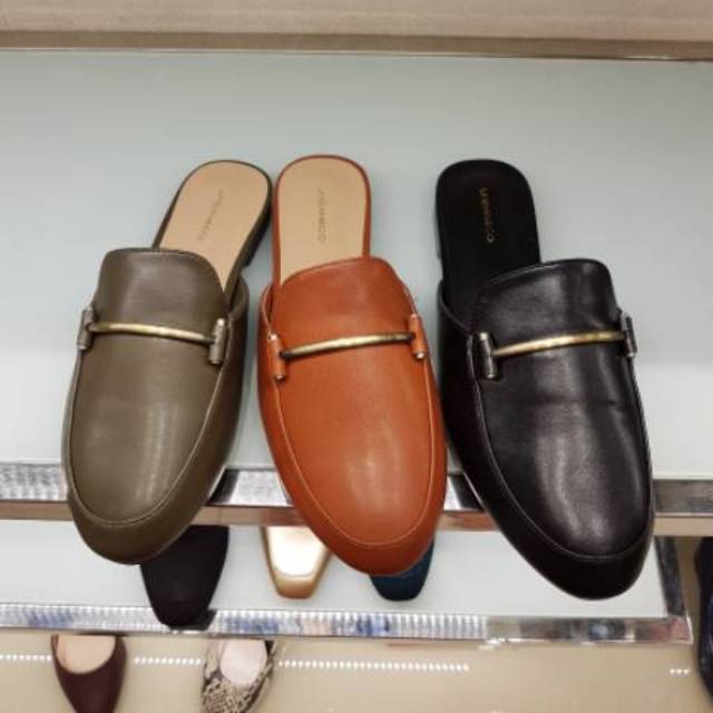 BETSY FLAT SHOES URBAN N CO