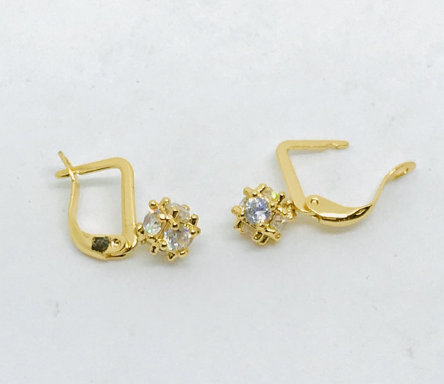 Anting wanita // anting lapis emas//perhiasan //anting