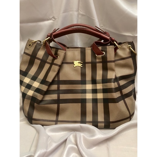 TAS BURBERRY WANITA BESAR MURAH /Tas Selempang besar wanita PRELOVED