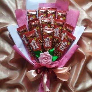 Buket snack bouquet  jajan bouquet  bunga makanan 