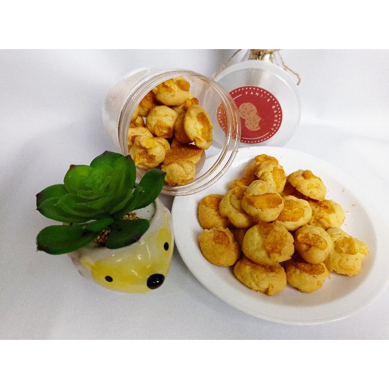 

Kue Kering Cornflakes Cookies.isi toples bulat -+200 grm nett