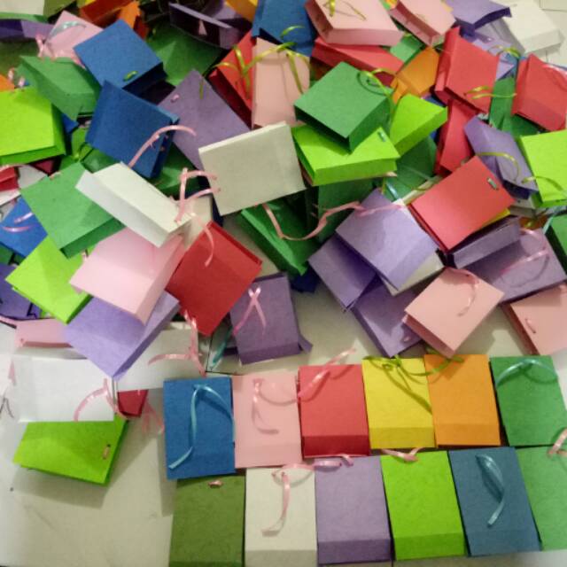 

Paper bag kotak souvenir