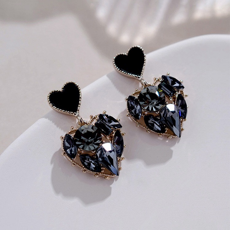 Anting Tusuk Gantung Bahan Sterling Silver 925 Desain Hati + Berlian Imitasi Hitam Gaya Retro / Trendy Untuk Wanita