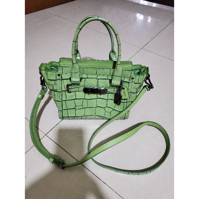 Preloved Tas Swagger Coach