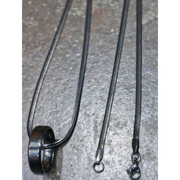 terbaru kalung titanium pipih model gantungan cincin polos variasi warna / kalung titanium anti karat 60cm