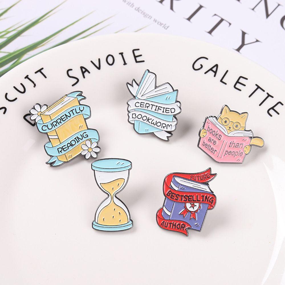 Lily Bros Bookish Dialogue Hadiah Kerah Pin