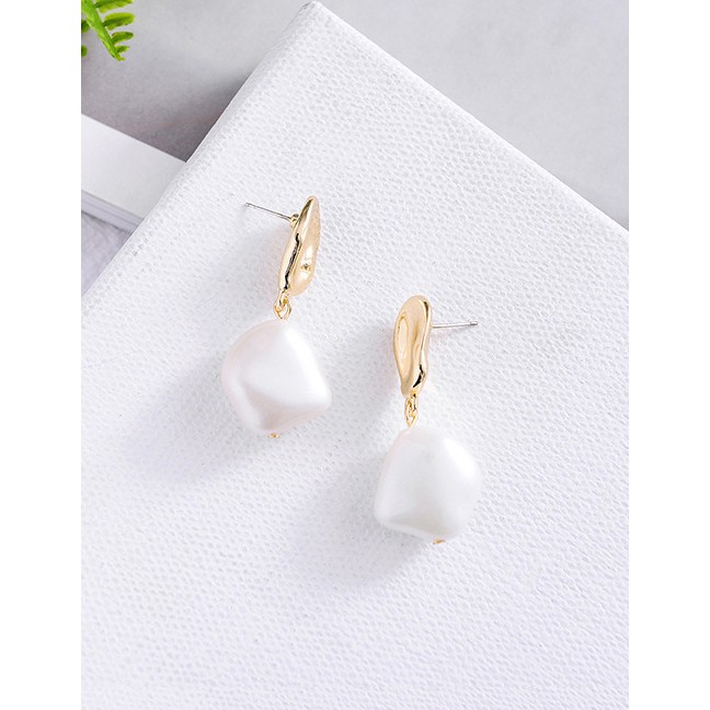 LRC Anting Tusuk Fashion Gold S925 Silver Needle Heterosexual Pearl Earrings F59792