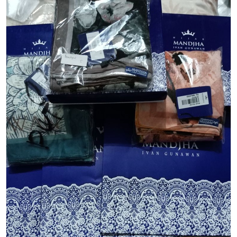 Mandjha 3 Pcs Ivan Gunawan Fashion Scarf Motif Snow White, Milan Kuning Peach & Beautiful Black