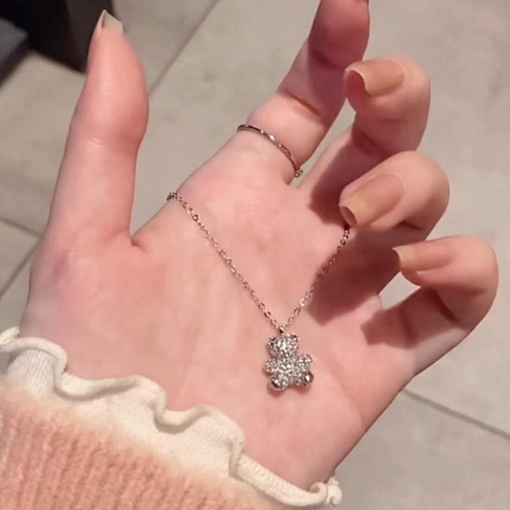 Glowing Bear Necklace Female Trendy Light Luxury Niche Design High-end Sweater Chain Pendant Sexy Girl Jewelry